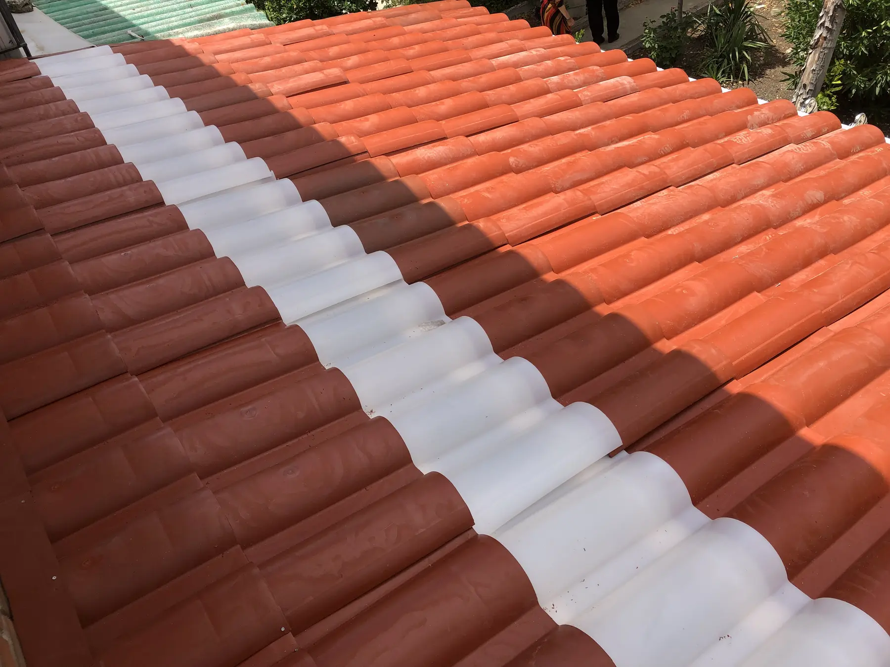 Teja polímera translúcida para porches y pérgolas de madera