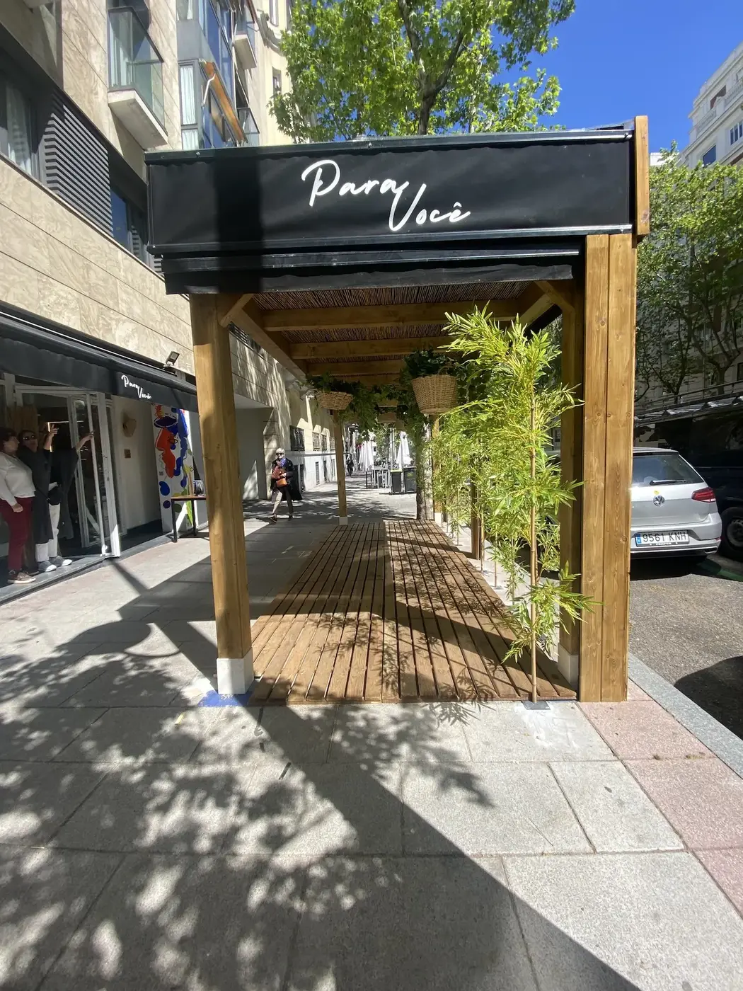 Pérgola de madera para terraza de restaurante